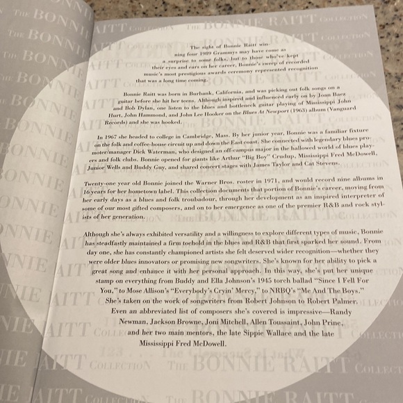 The Bonnie Raitt Collection Songbook Piano, Vocal, Guitar - Picture 4 of 7